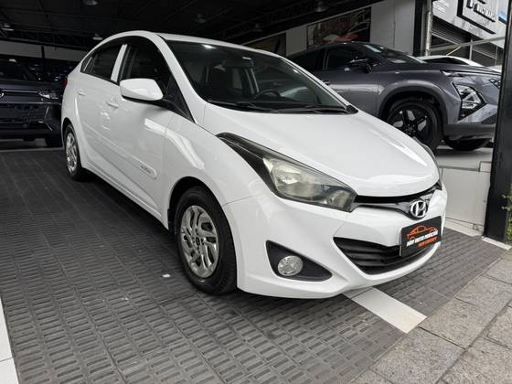HYUNDAI HB20S 1.6 COMFORT PLUS 16V FLEX 4P MANUAL